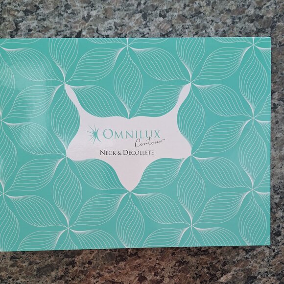 Omnilux Contour Neck & Decollete Mask-Used 5x Excellent Condition - Picture 1 of 6